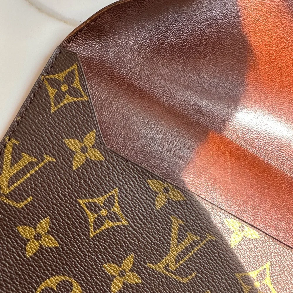 *SOLD*  Louis Vuitton Vintage Envelope Document or IPad Holder - Picture 15 of 16